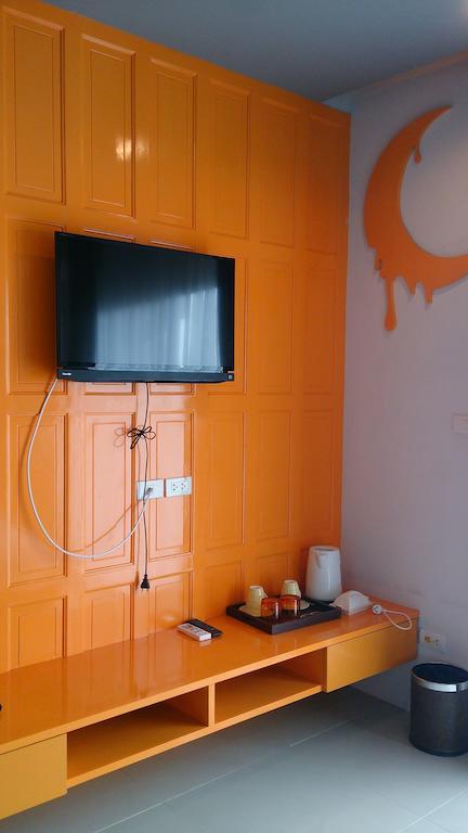De Ja Moon Hostel Τσιάνγκ Μάι Δωμάτιο φωτογραφία