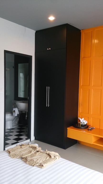 De Ja Moon Hostel Τσιάνγκ Μάι Δωμάτιο φωτογραφία